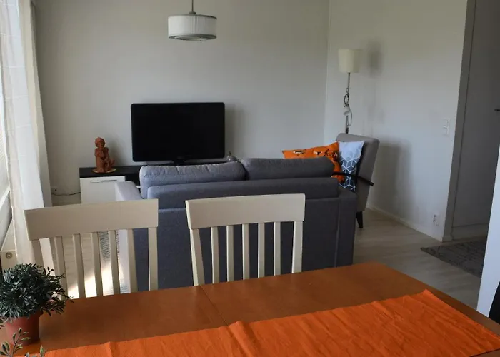 Viihtyisae Pikkukoti Forssassa - Tiny Cosy In Форсса